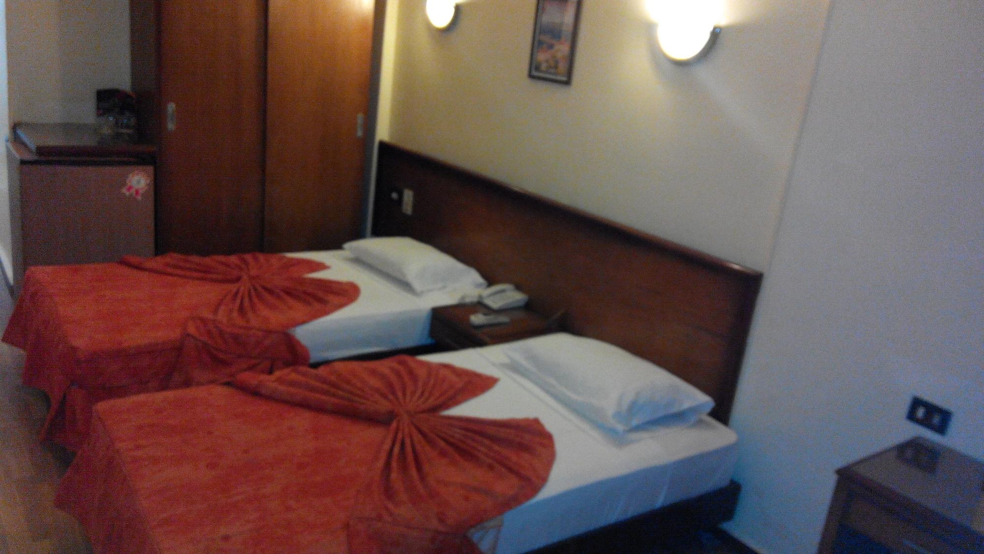 King Hotel Cairo Giza Esterno foto